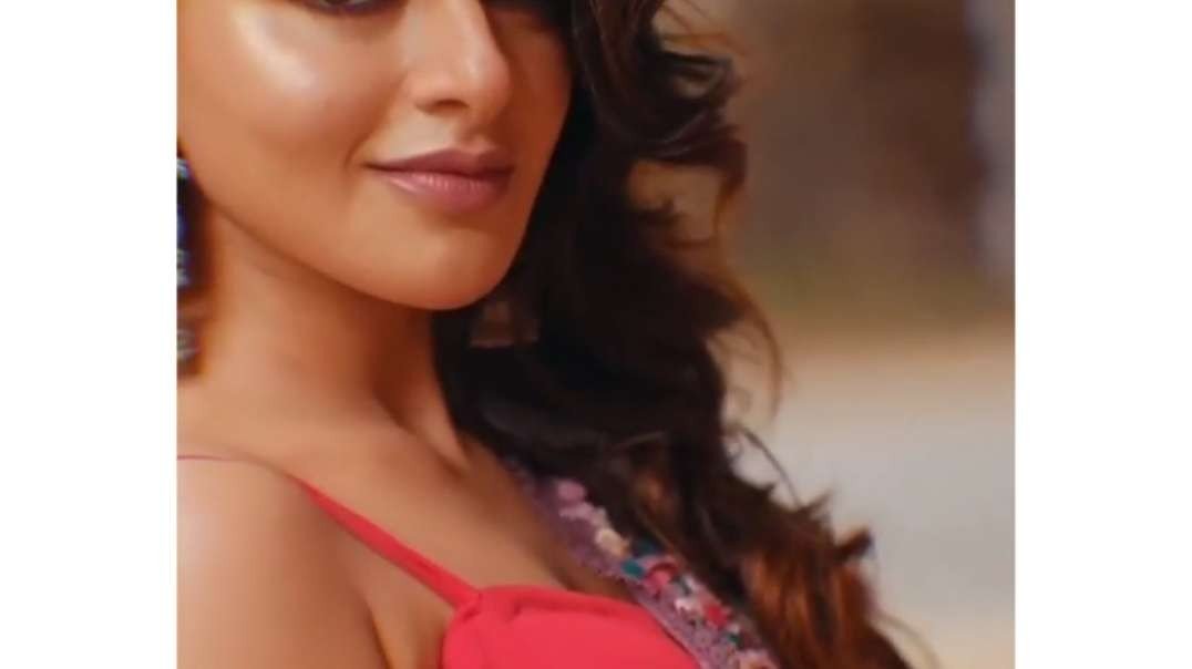 Iswarya_Menon_birthday_Whatsapp_status|iswarya_Menon_Whatsapp_status|iswarya_Menon_cute_expression(1