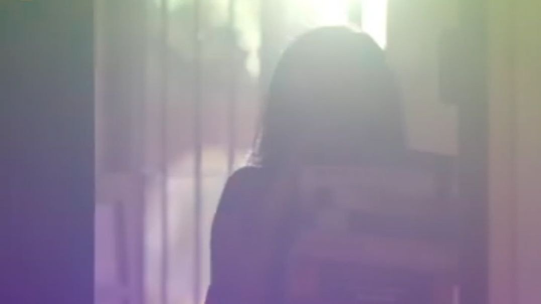 Idhayathai Oru Nodi Niruthinai Song