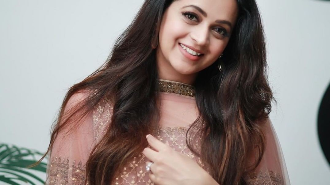 ⁣⁣Bhavana | Naan Varainthu Vaitha Sooriyan | Jayamkondan | Whatsapp status full screen Download