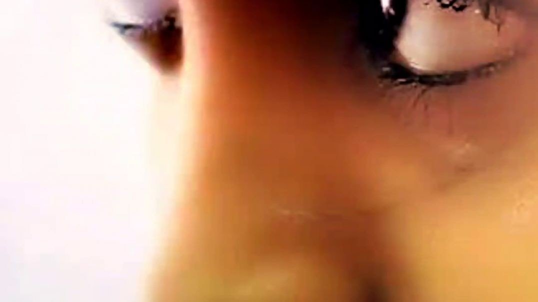 ⁣⁣Thaimadiye Unnai Thedukiren Song Whatsapp Status | Red Movie Download